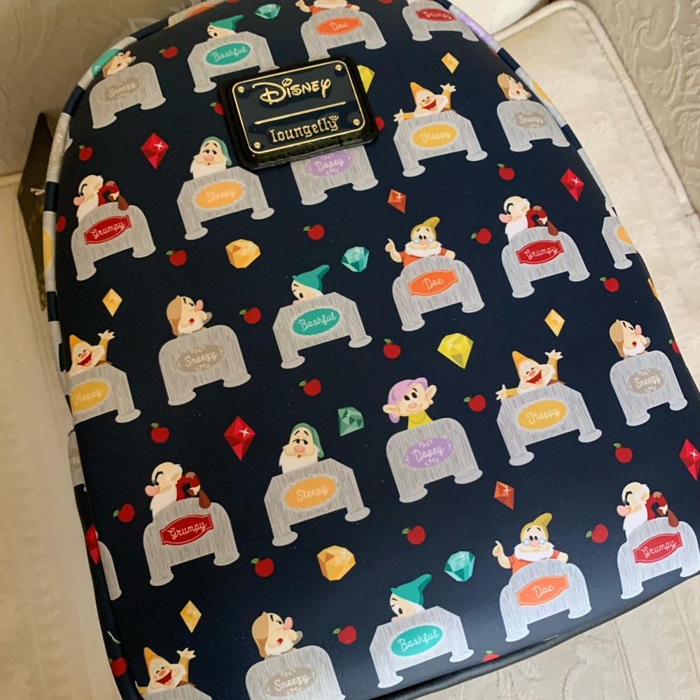 Loungefly x Disney Snow White & 7 Dwarfs Beds Backpack Shoulder Bag Purse NWT - Picture 4 of 14